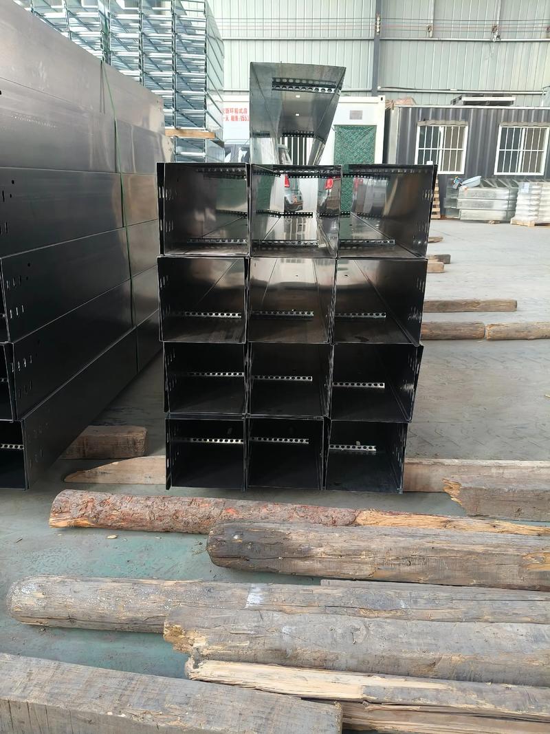 電纜橋架 2米槽式橋架在豎井及防火母線槽中的應(yīng)用與選型