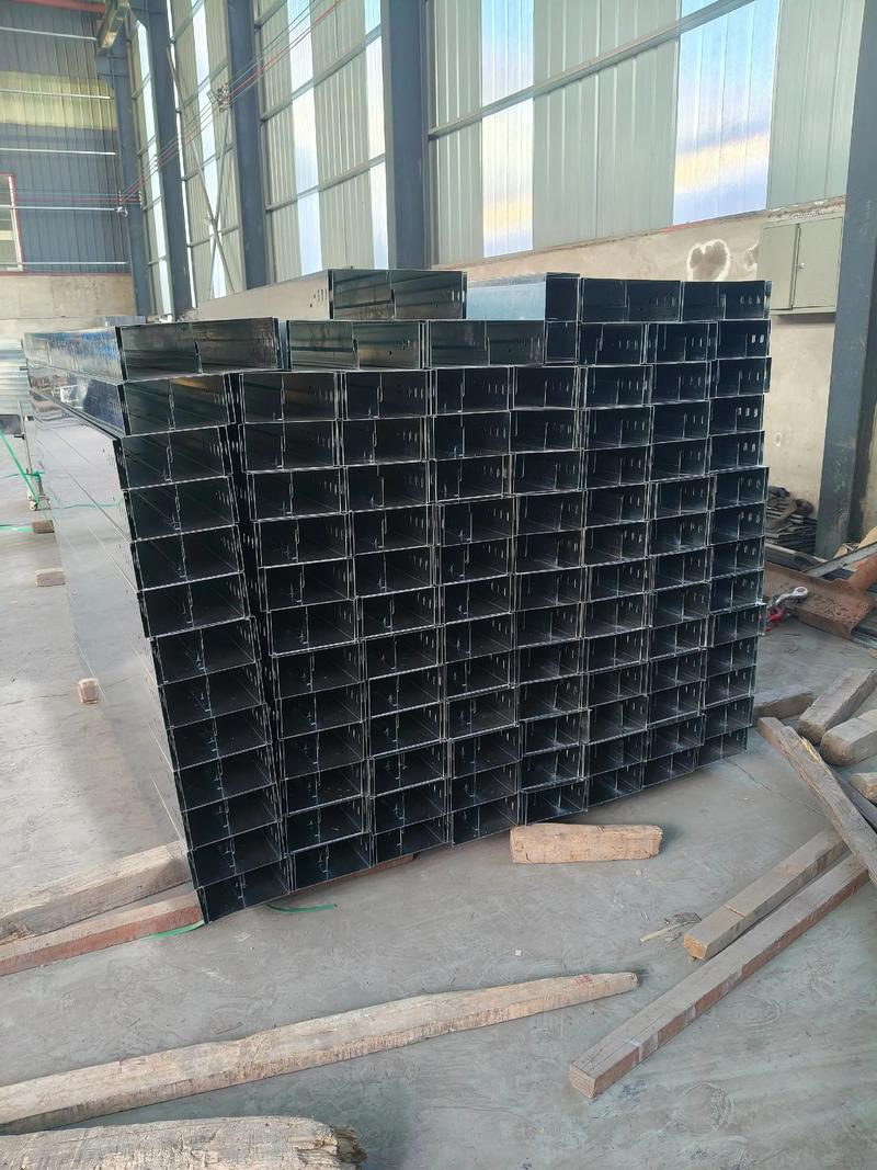 專業(yè)的事交給專業(yè)的人來做更靠譜——以2米槽式電纜橋架配電為例